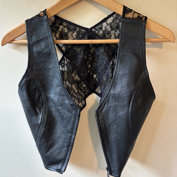 Black Lace-Back Leather Vest - Picture 4 of 8
